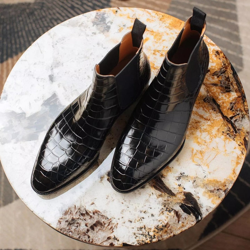 Pointed Chelsea Boots –